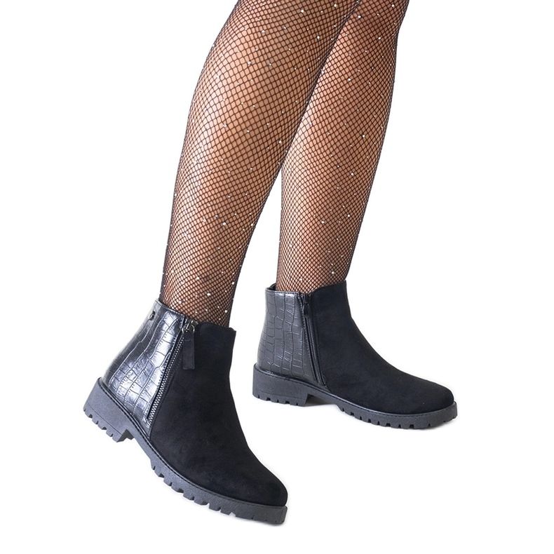 Černé kotníkové boty s motivem krokodýlí kůže, eko semiš Mifsada černá