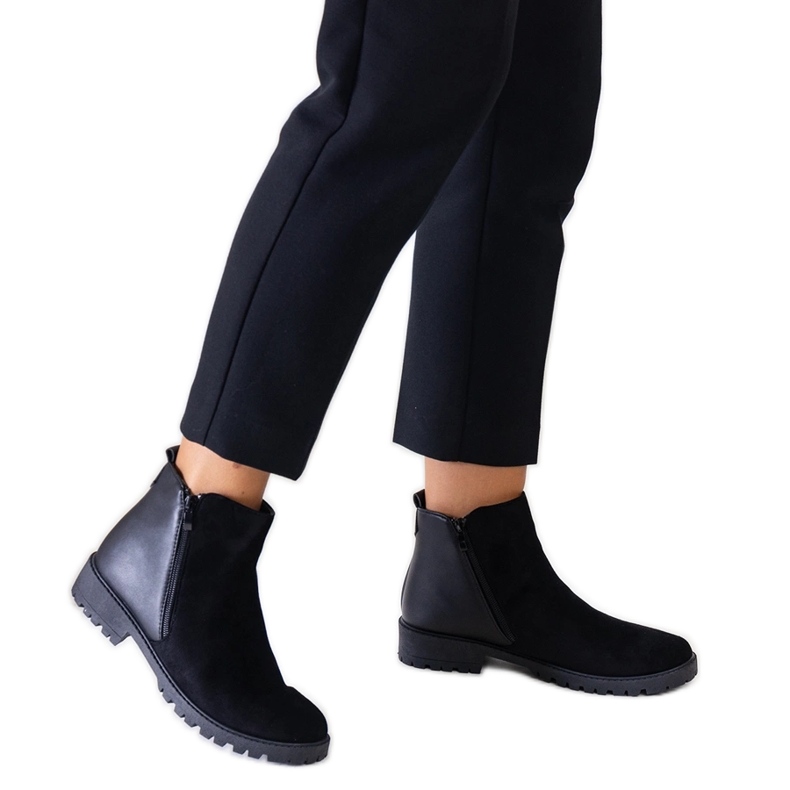 Černé kotníkové boty na platformě vyrobené z ekologického semiše Kirla černá