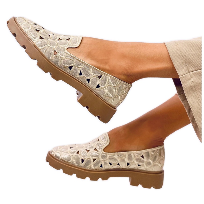 Zlaté prolamované mokasíny béžový