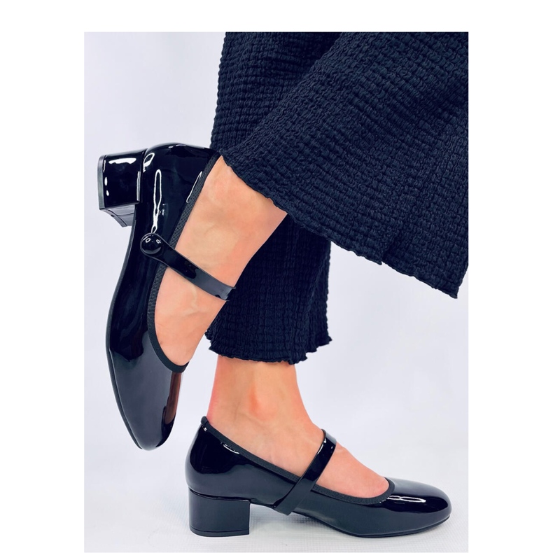 Černé lakované balerínky na vysokém podpatku černá