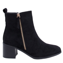 Aguirre Black semišové kotníkové boty na podpatku - Inello černá