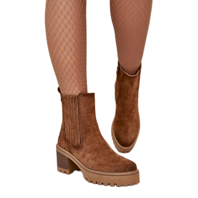 Dámské kotníkové boty vyrobené z eko semiše hnědý