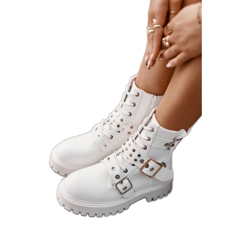 Dámské tašky s bílými přezkami