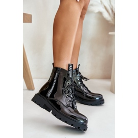 Workers Zinfrey model 090 Black - Step in style černý