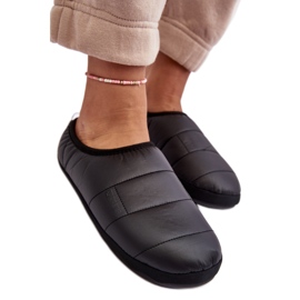 Step in style Pantofle Model Big Star KK274604 Black - Krok ve velkém stylu černý