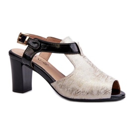 Step in style Sandály Model Queenmarie ASA228-3 Gold/Black - Krok ve stylu žluť