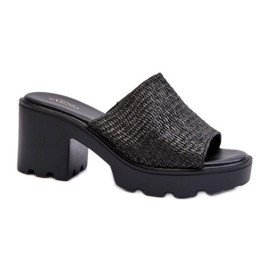 Step in style Sandálové žabky Model Titantha 24SD98-6989 Black - Krok ve velkém stylu černý