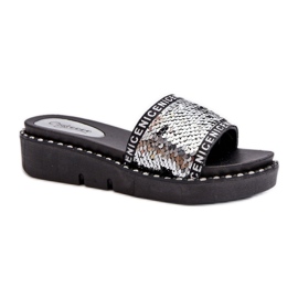 Sandálové žabky Model Rivanique G-582-02 Black/Silver - Step in Style černá