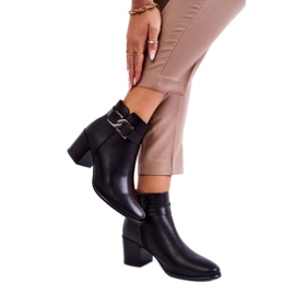 Dámské kotníkové boty z ekologické kůže.Černá Dámské kotníkové boty z ekologické kůže.Černá