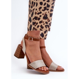 Step in style Sandály Model Ronvia 24SD35-7082 Gold - Krok ve velkém stylu žluť