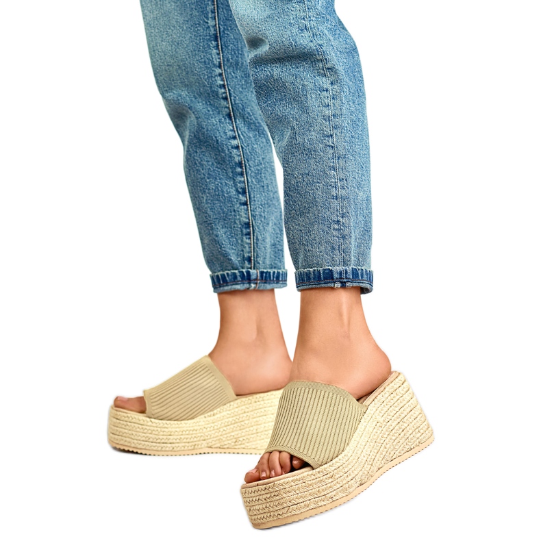 Dámské sandály na klínku 7237GO zlaté žlutá