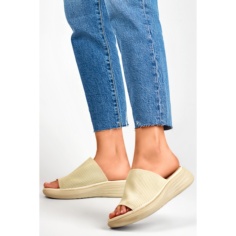 Sandálové žabky Model G3188-7BE Béžová - PRIMO béžový