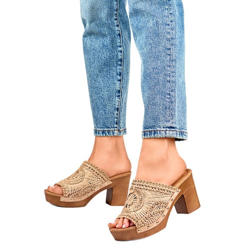 Dámské žabky C388BE, béžové béžový