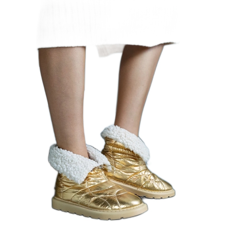 Zlaté zateplené sněhule Caellita s manžetou zlatý