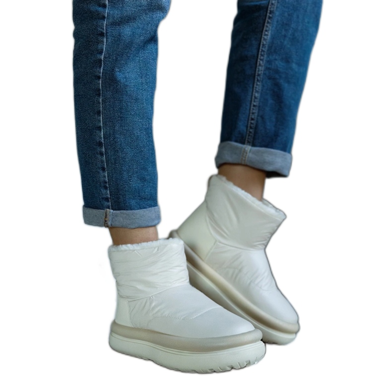 Béžové teplé sněhule na platformě Cores béžový Béžové teplé sněhule na platformě Cores béžový