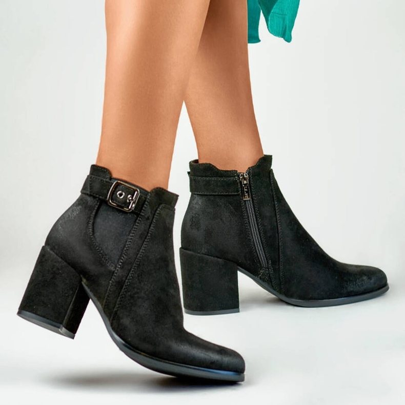 Dámské semišové kotníkové boty, černé, 260041B-SU černá