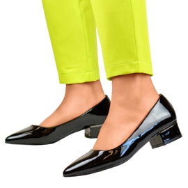 Dámské lodičky se špičatou špičkou na nízkém podpatku, lakovaná černá, GD-XR106C-B