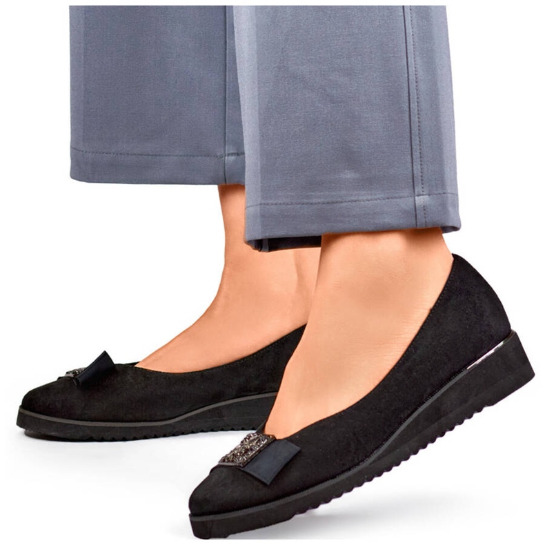 Dámské semišové boty na klínku a zdobení, černé GD-FL766A-B černá Dámské semišové boty na klínku a zdobení, černé GD-FL766A-B černá