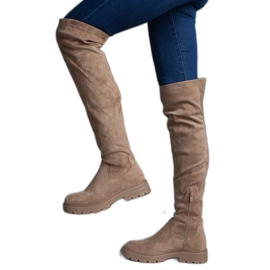 Hnědé dlouhé kozačky s plochou podrážkou hnědý Hnědé dlouhé kozačky s plochou podrážkou hnědý