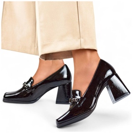 Černé elegantní lakované boty na vysokém podpatku 24-12322B černá Černé elegantní lakované boty na vysokém podpatku 24-12322B černá