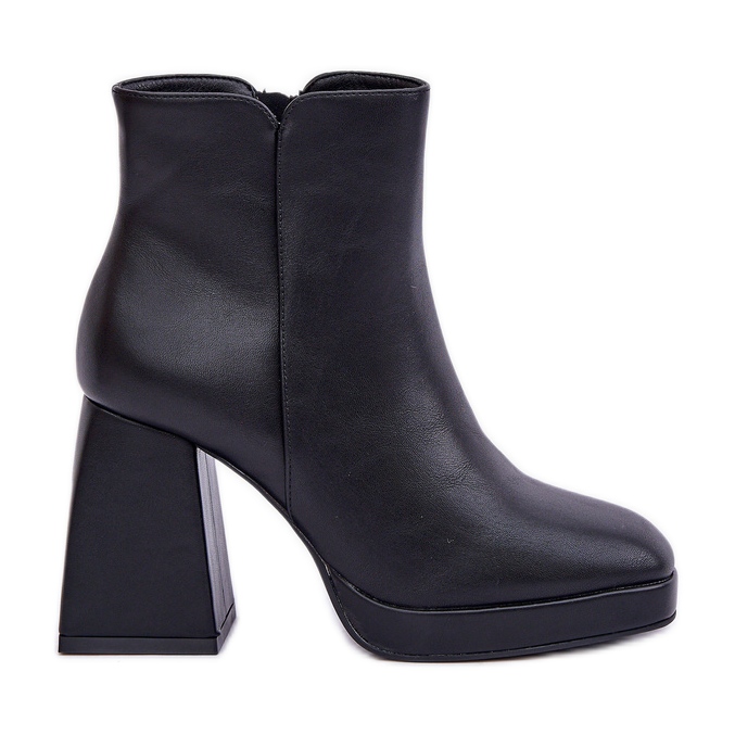 Černé kotníkové boty z ekologické kůže na vysokém podpatku černá
