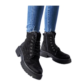 Černé kotníkové boty s lesklými vsadkami Prairie - Solea černá