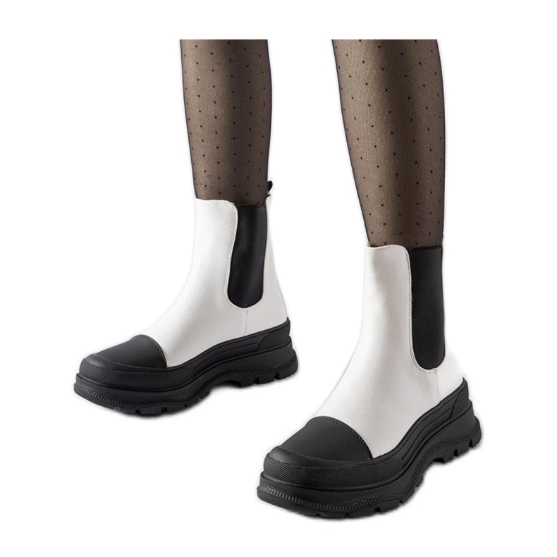 Bílé kotníkové boty se sportovní podrážkou značky Ermanno - Solea bílý Bílé kotníkové boty se sportovní podrážkou značky Ermanno - Solea bílý