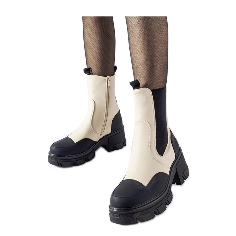 Béžové a černé masivní nazouvací kotníkové boty značky Mafalda - Solea béžový