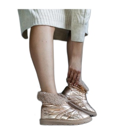 Zlaté zateplené sněhule s manžetou Caellita - Solea Zlaté zateplené sněhule s manžetou Caellita - Solea