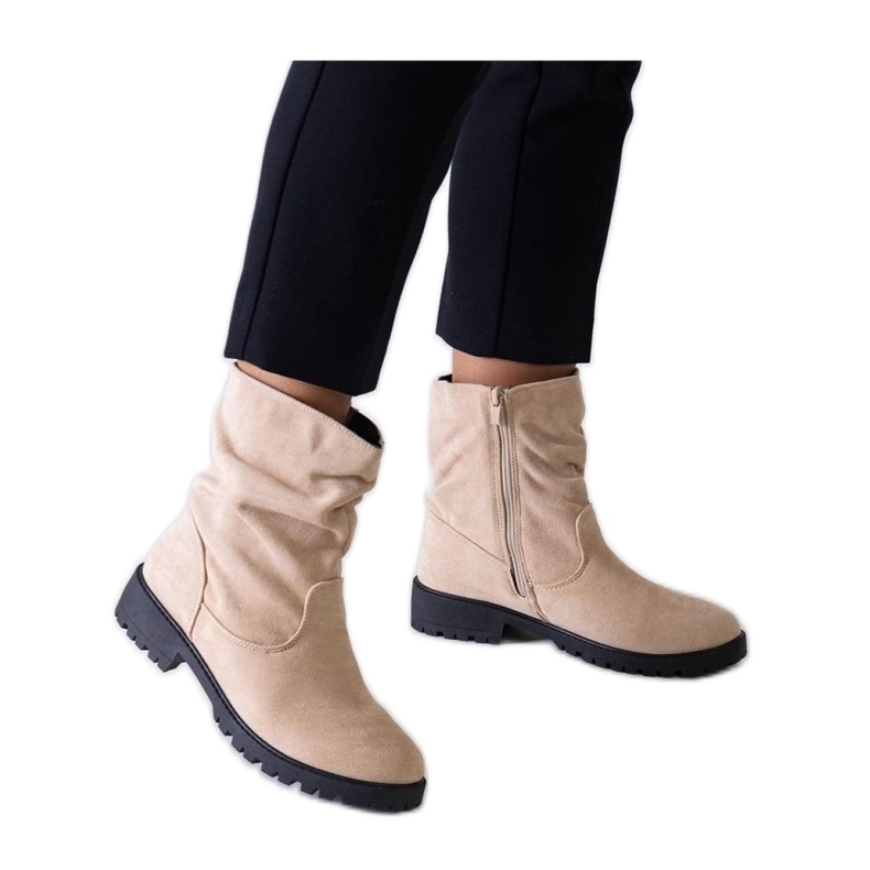 Béžové volánové kotníkové boty z eko semiše Hinda - Solea béžový