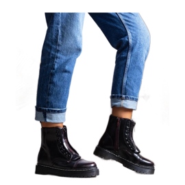 Vínové zateplené turistické boty červené