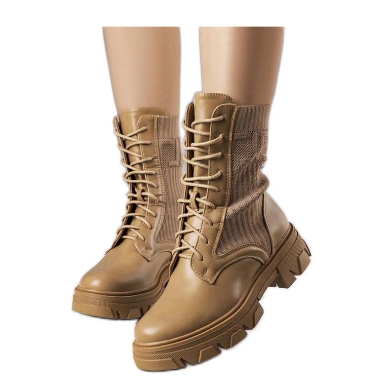 Béžové tenisky s pružným svrškem béžový