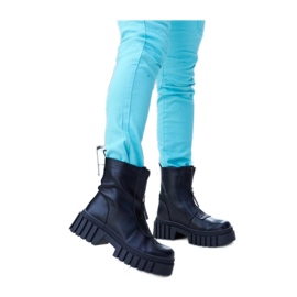 Černé zateplené kotníkové boty na zip černá Černé zateplené kotníkové boty na zip černá