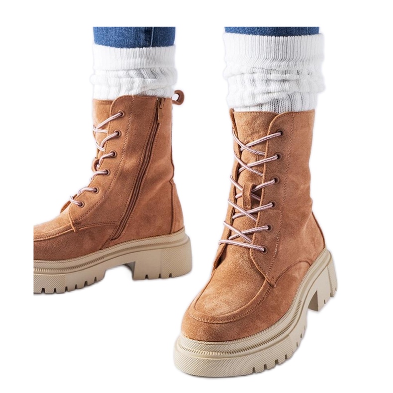 Kozačky s masivní podrážkou Riel červené