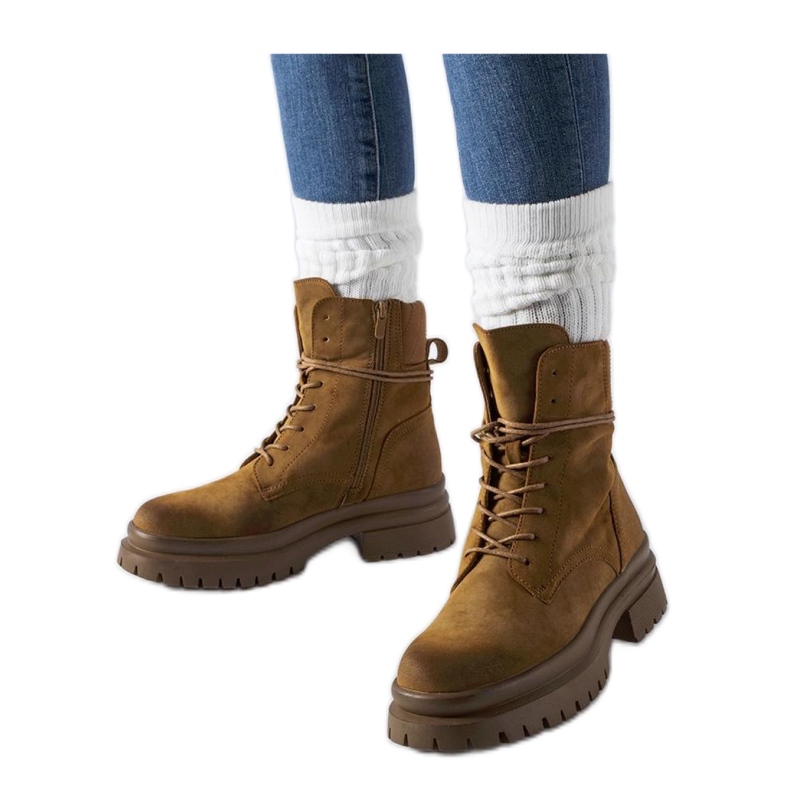 Hnědé kozačky s ošoupanou špičkou značky Vadnais - Solea hnědý