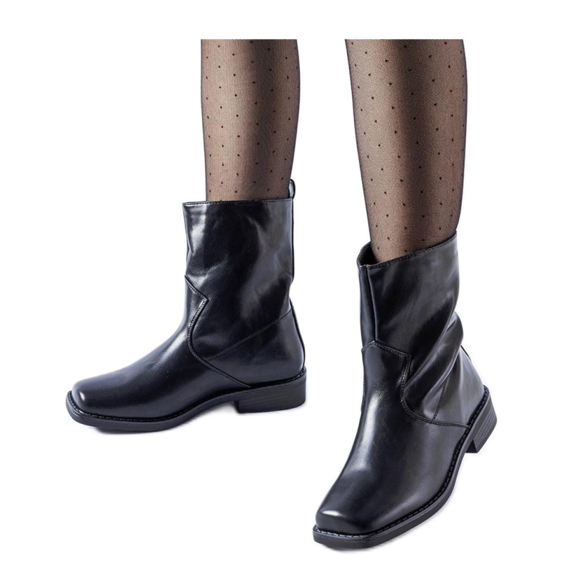 Černé zateplené kozačky s obdélníkovou špičkou Bel - Solea černá