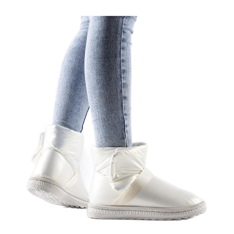 Béžové lesklé krátké sněhule od Delaune - Solea béžový