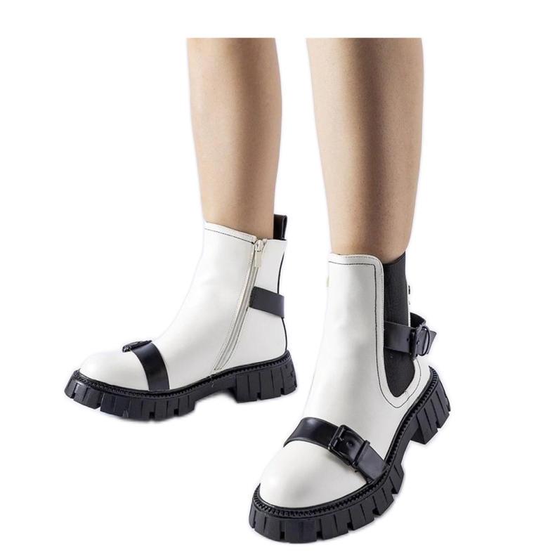 Bílé kotníkové boty s masivní podrážkou značky Fontarine - Solea bílý Bílé kotníkové boty s masivní podrážkou značky Fontarine - Solea bílý