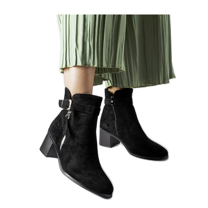 Černé kotníkové boty na nízkém podpatku značky Bédard - Solea černá