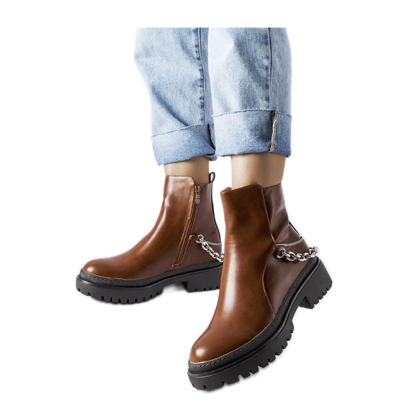 Hnědé kotníkové boty s řetízkem Muqaddim - Solea hnědý Hnědé kotníkové boty s řetízkem Muqaddim - Solea hnědý