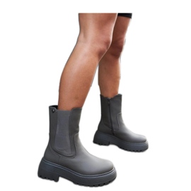 Zelené zateplené boty na platformě zelený