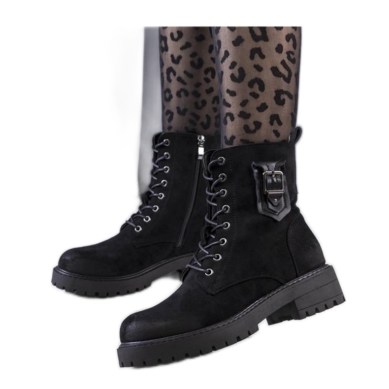 Lapače černého semiše černá