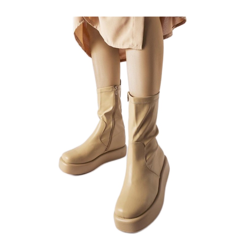 Béžové boty na platformě béžový