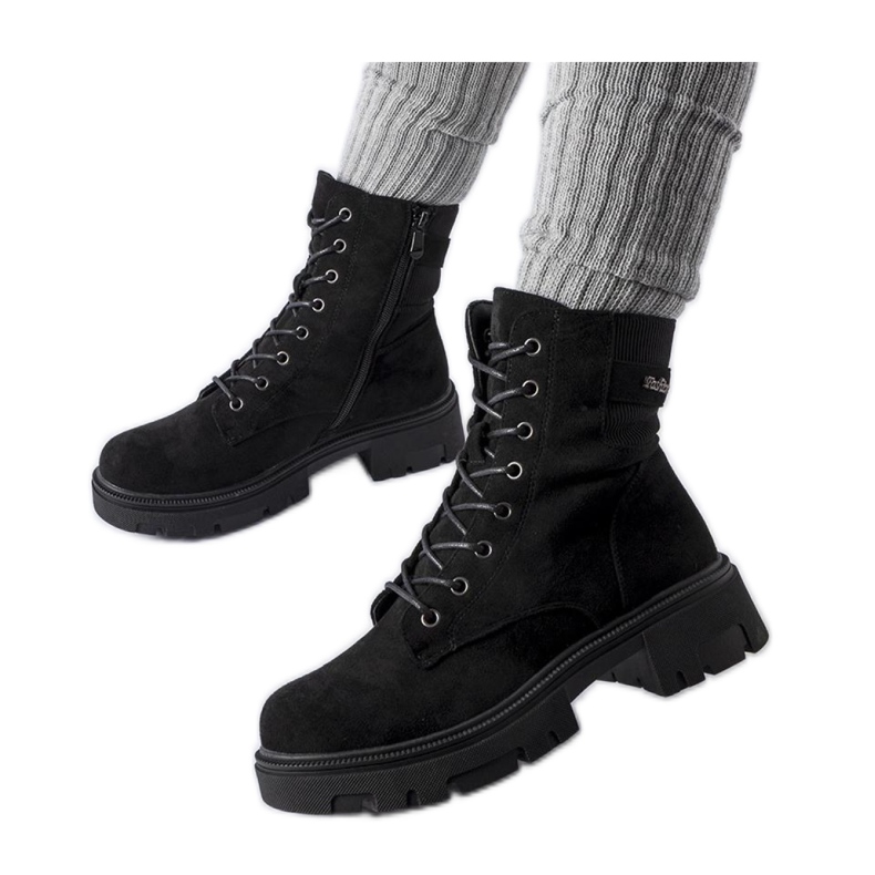 Černé, lehce zateplené kozačky z ekologického semiše černá Černé, lehce zateplené kozačky z ekologického semiše černá