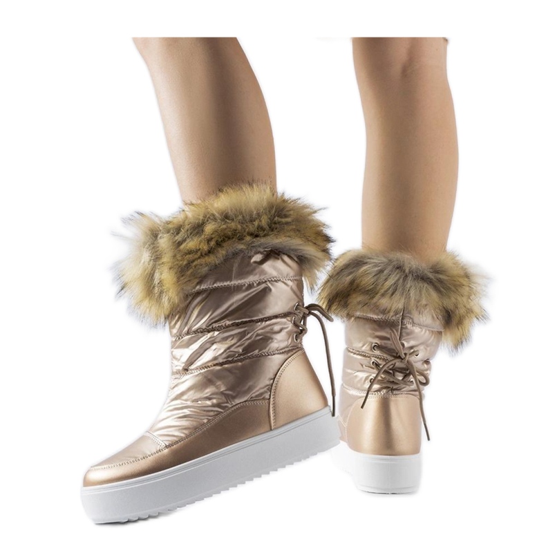 Metalické sněhule s ozdobným kožíškem růžový Metalické sněhule s ozdobným kožíškem růžový