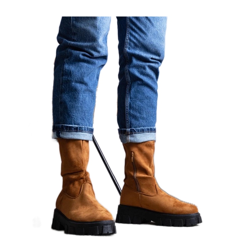 Hnědé kotníkové boty na platformě hnědý