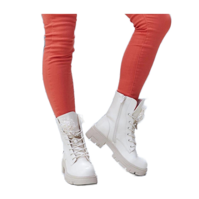 Béžové kotníkové boty s ozdobnými korálky béžový Béžové kotníkové boty s ozdobnými korálky béžový