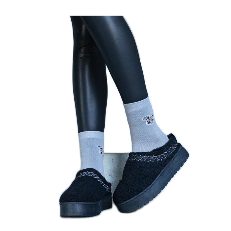 Sněhule na platformě s vyšívaným vzorem černá