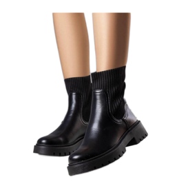 Černé zateplené kozačky černý