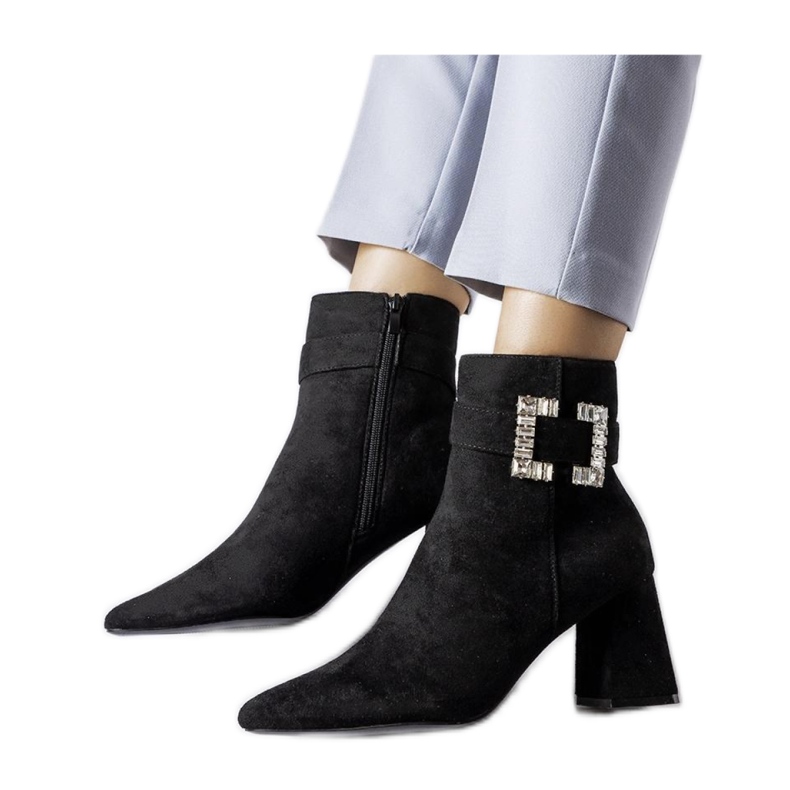 Černé kozačky na sloupku se zirkony černá